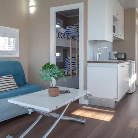 Av Amsterdam Casa Flotante * Gijón