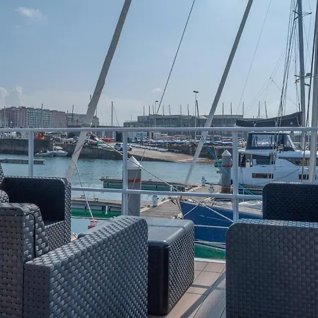 Av Amsterdam Casa Flotante * Gijon