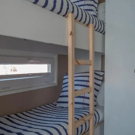 Av Amsterdam Casa Flotante * Gijón